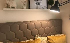 Designer'S Flat - 3 Bdrm - Wifi - Best Location